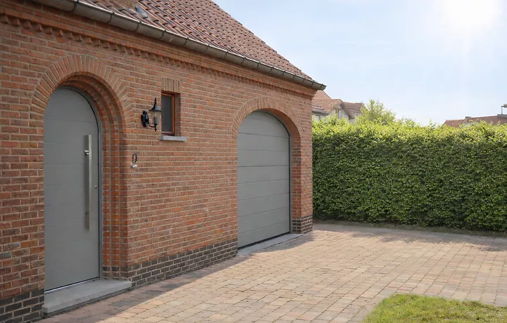 Vervangen van voordeur en poort op 1 dag