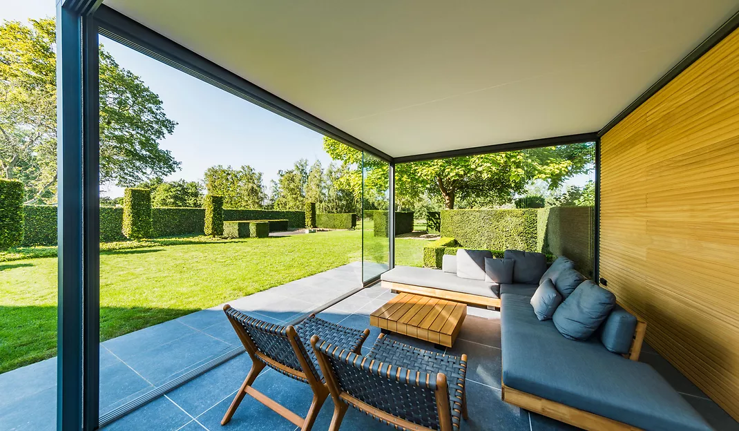 Premium abassador van renson terrasoverkappingen